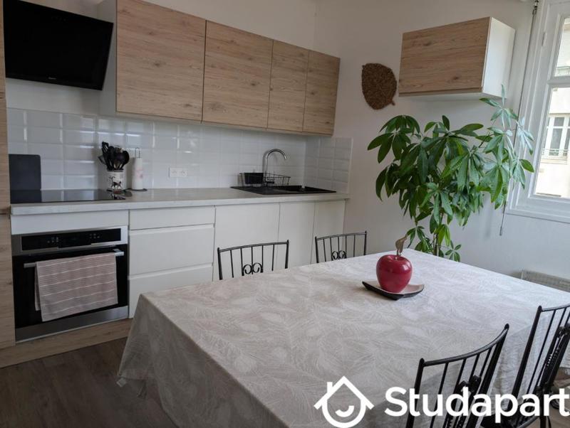 Chambre - 9 m² - 1 pièce