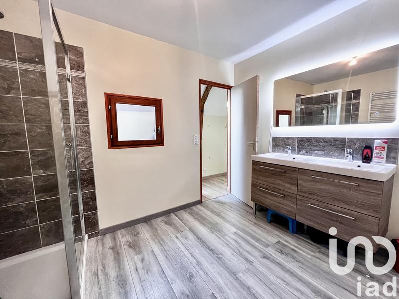 Maison - 222 m² - 7 pièces