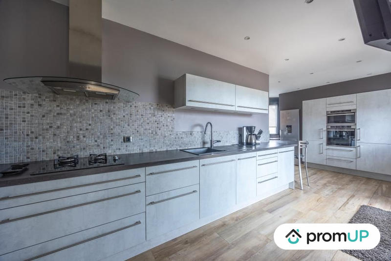 Maison - 286 m² - 7 pièces