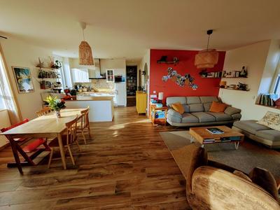 Appartement - 93 m² - 4 pièces