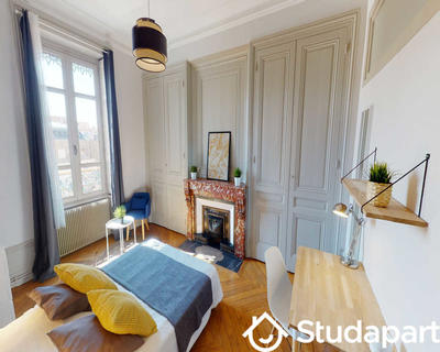 Chambre - 80 m² - 1 pièce