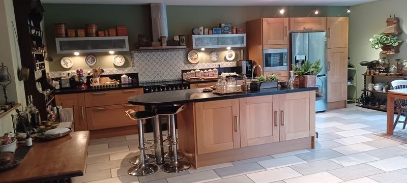 Maison - 202 m² - 9 pièces