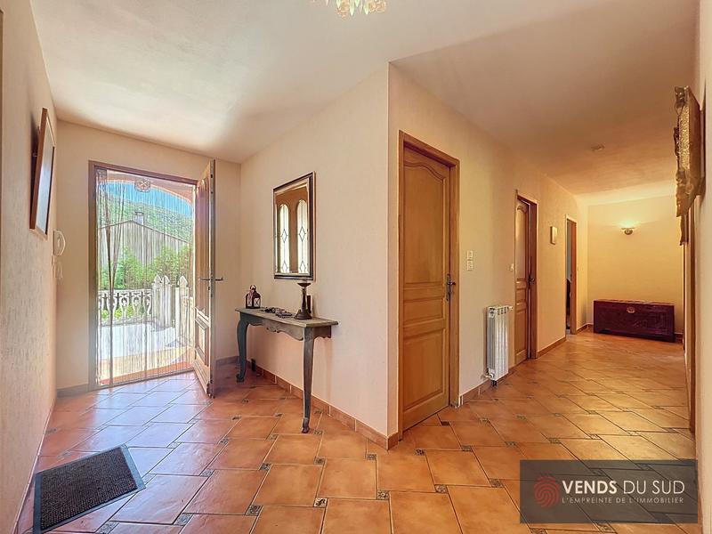 Maison - 215 m² - 8 pièces