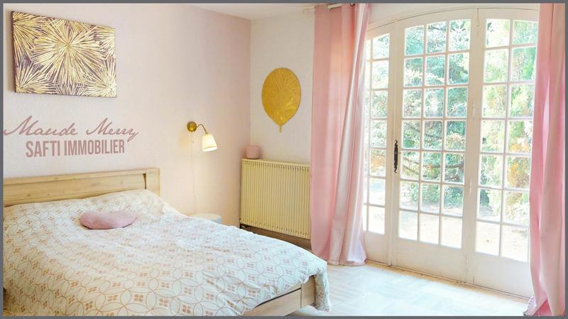 Maison - 212 m² - 7 pièces