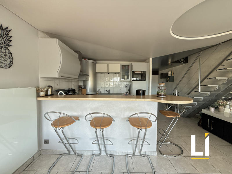 Appartement - 98 m² - 4 pièces