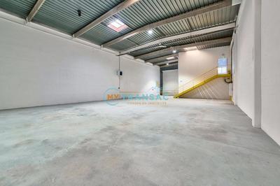 Local d'activité / Entrepôt - 322 m²