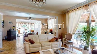 Villa - 220 m² - 6 pièces