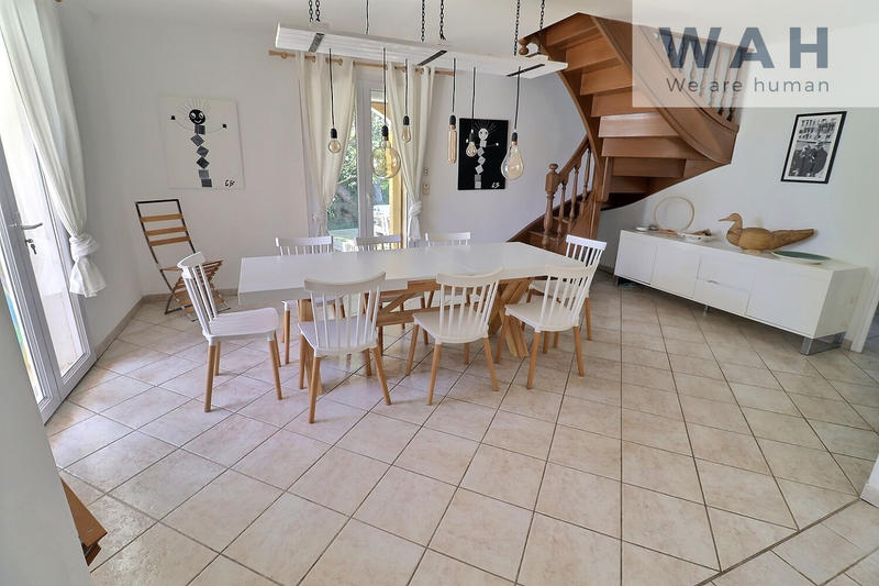 Villa - 167 m² - 6 pièces