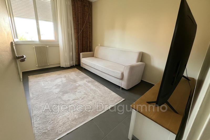Appartement - 85 m² - 5 pièces