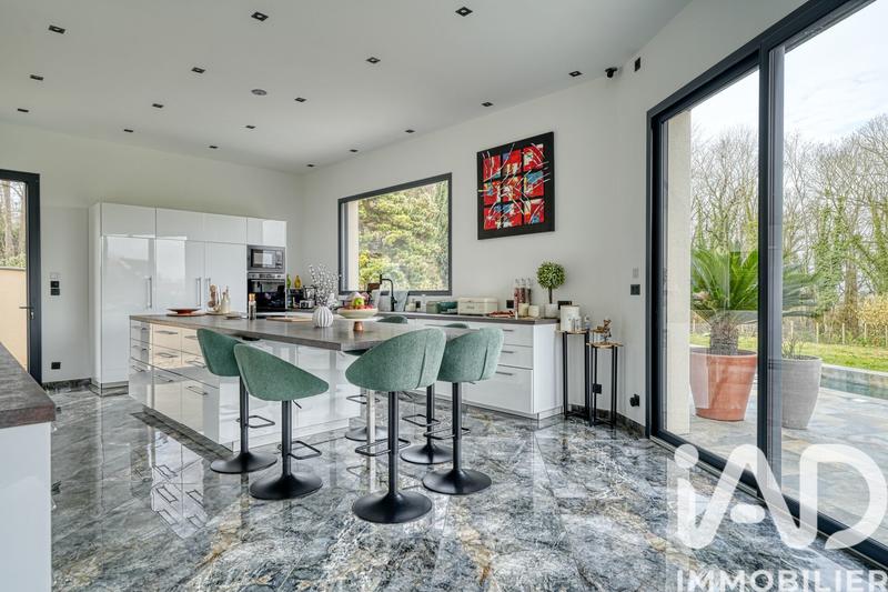 Maison - 350 m² - 10 pièces