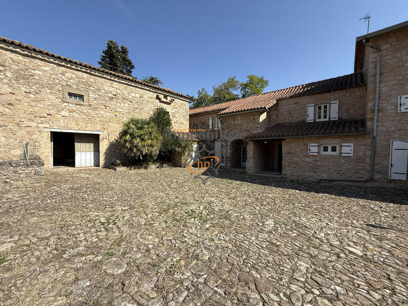 Propriété - 490 m² - 15 pièces