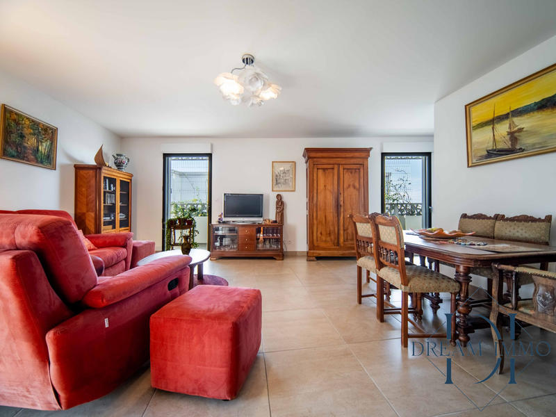 Appartement - 105 m² - 4 pièces