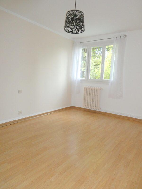 Appartement - 93 m² - 4 pièces