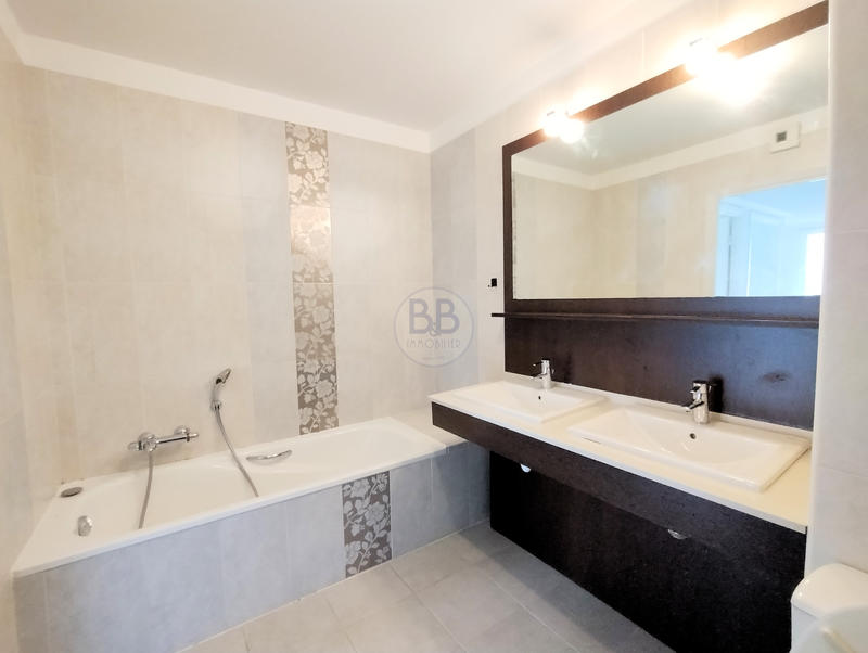 Appartement - 65 m² - 3 pièces