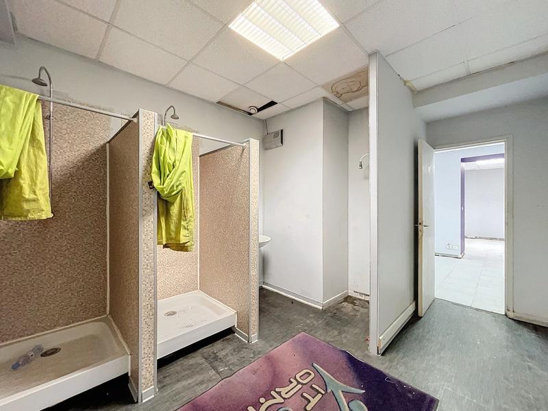 Local d'activités - 210 m²
