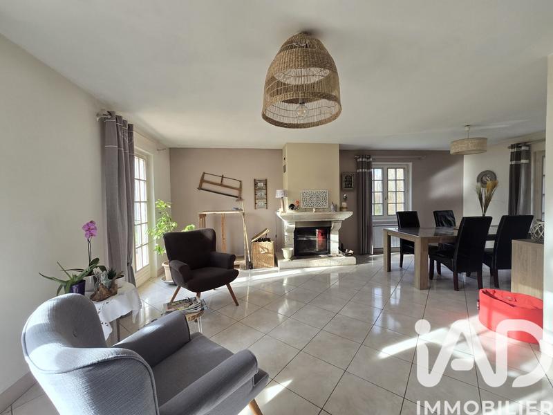 Maison - 228 m² - 8 pièces