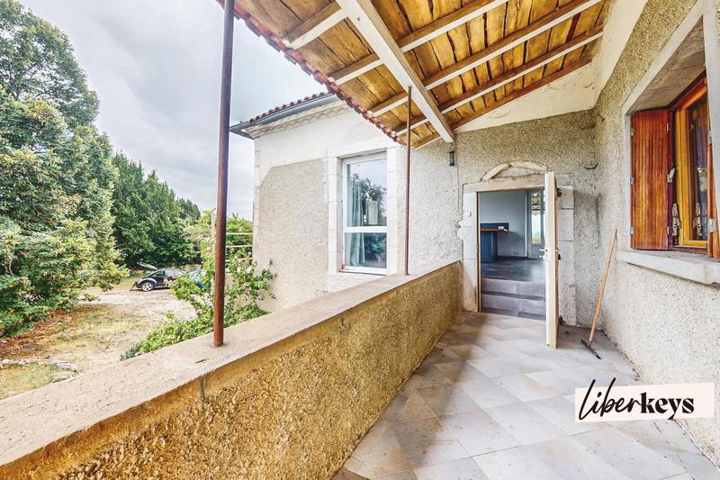 Demeure - 260 m² - 6 pièces