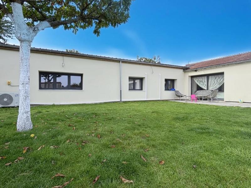 Maison - 241 m² - 8 pièces