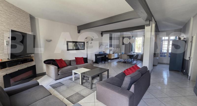 Maison de ville - 180 m² - 7 pièces