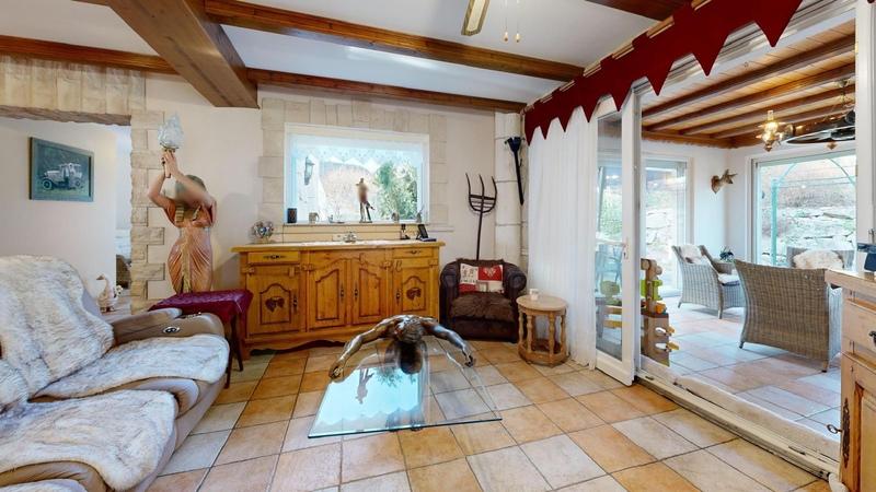 Maison - 251 m² - 6 pièces