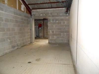 Local commercial - 1 650 m²
