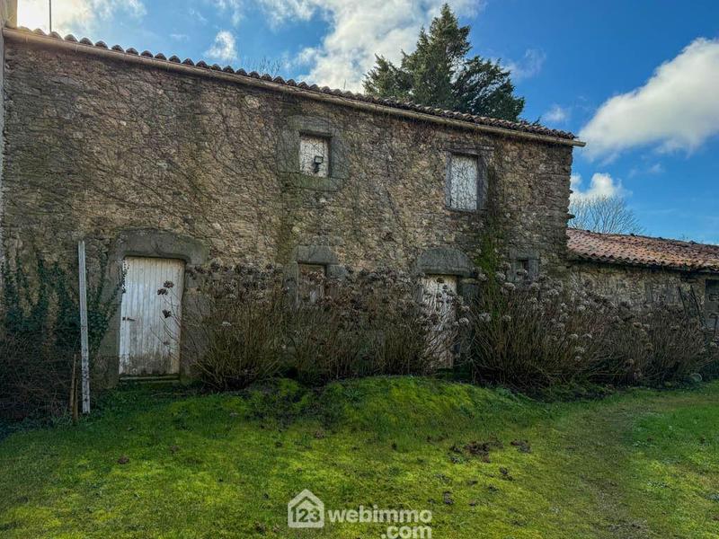 Maison - 692 m² - 21 pièces