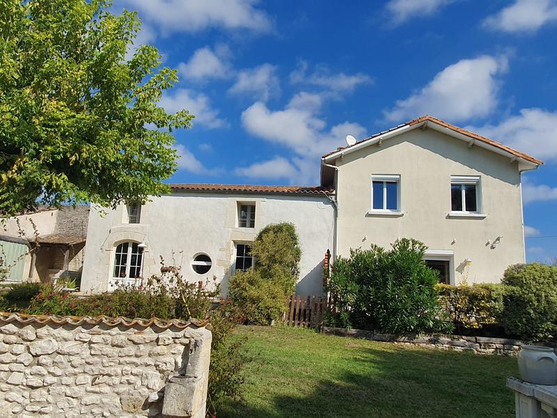 Maison - 261 m² - 9 pièces