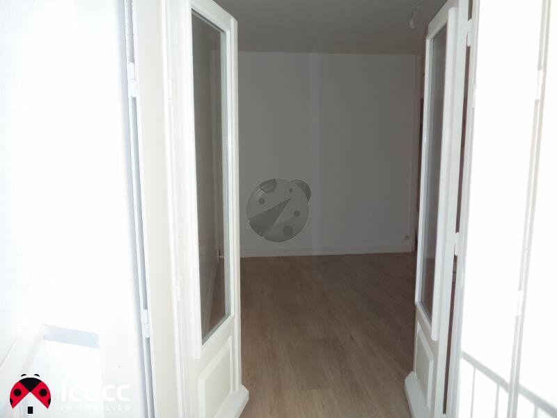 Appartement - 85 m² - 5 pièces