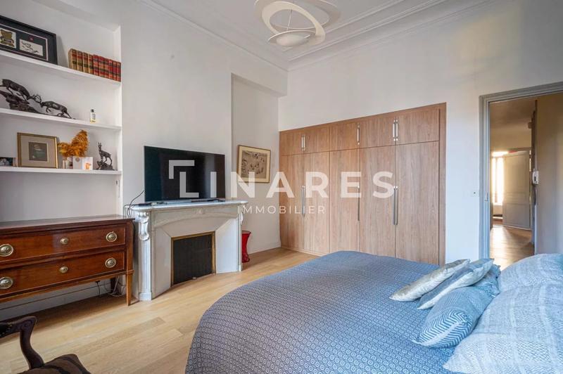 Appartement - 245 m² - 7 pièces