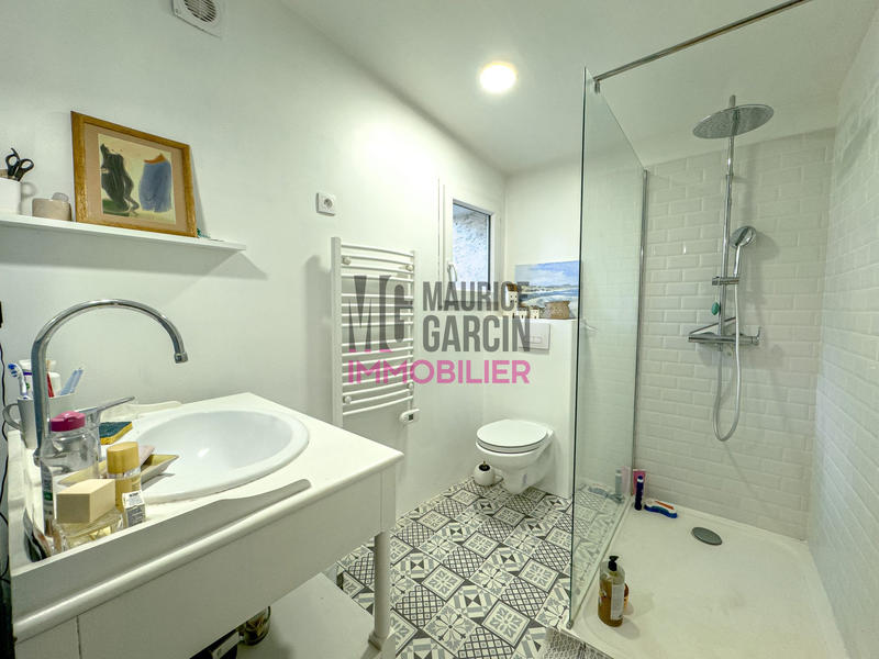 Maison - 240 m² - 7 pièces