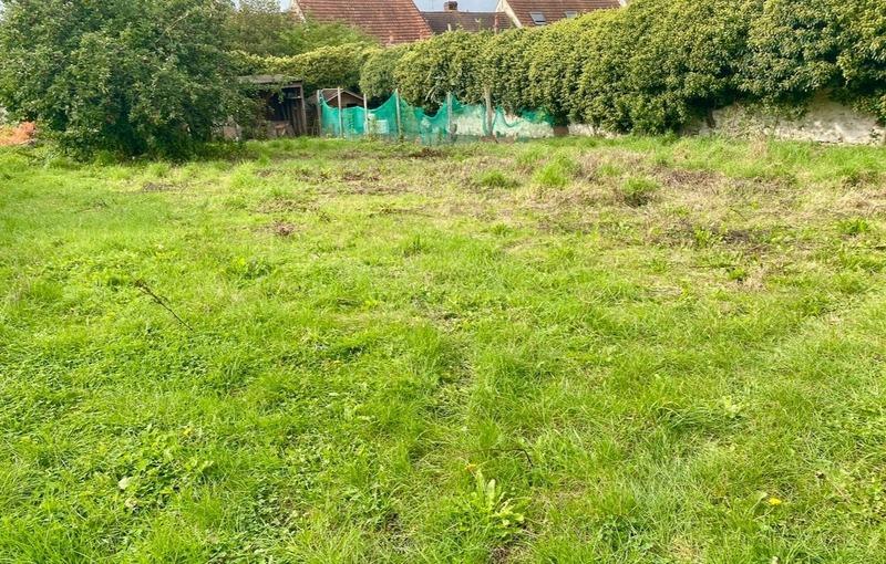 Terrain constructible - 818 m²