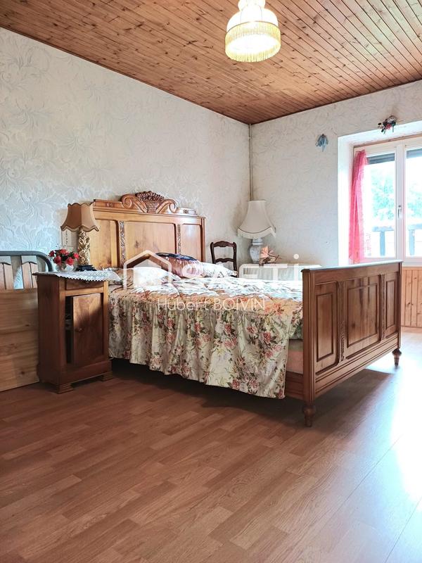 Maison - 230 m² - 10 pièces