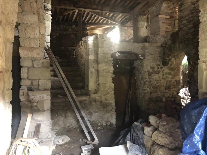 Ruine - 482 m² - 1 pièce