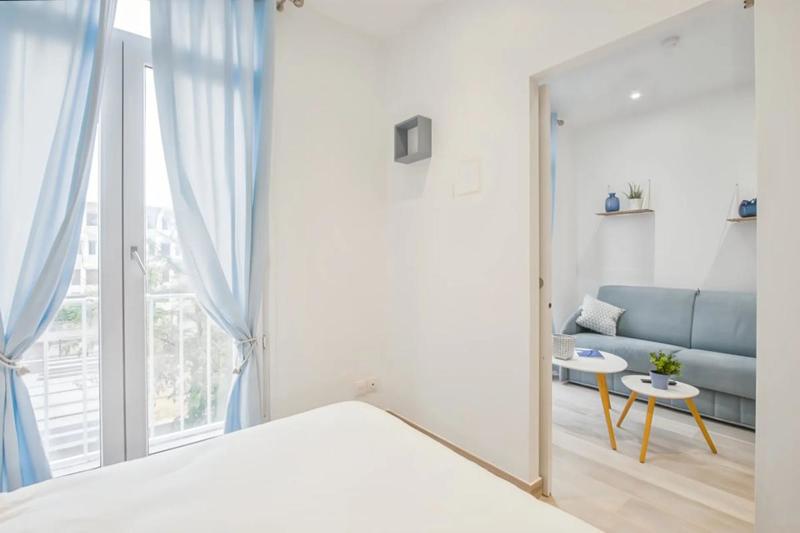 Appartement - 98 m² - 8 pièces