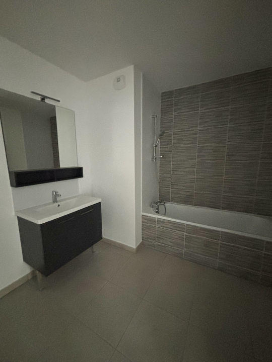 Appartement - 84 m² - 4 pièces