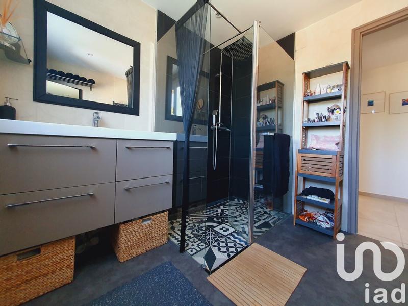 Maison - 220 m² - 8 pièces