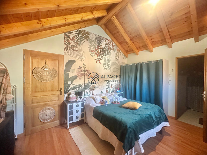 Châlet - 225 m² - 9 pièces