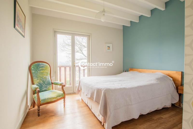 Maison - 210 m² - 6 pièces