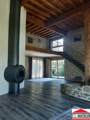 Maison en pierre - 249 m² - 7 pièces