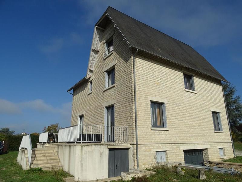 Maison - 205 m² - 7 pièces