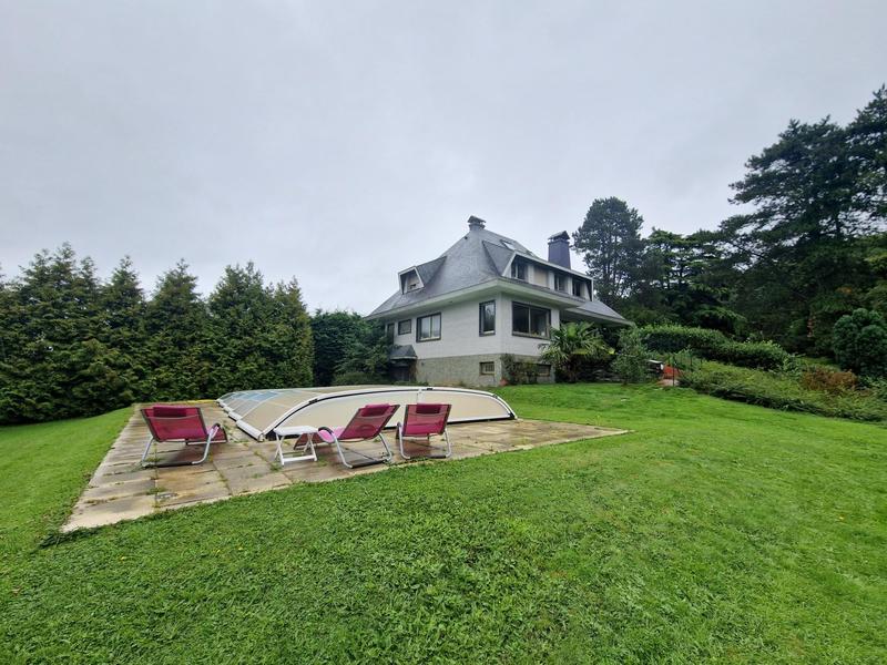 Maison traditionnelle - 200 m² - 8 pièces