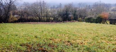 Terrain constructible - 915 m²