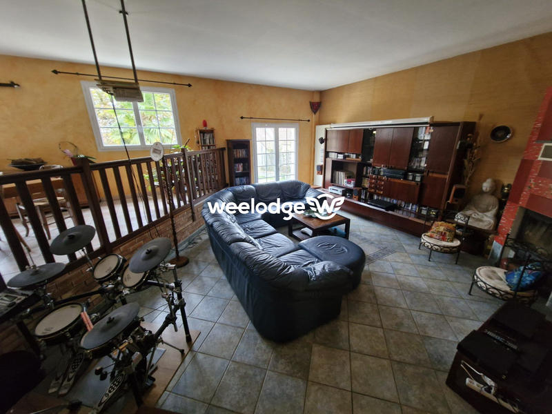 Maison - 195 m² - 7 pièces