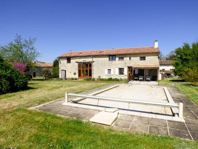Maison - 224 m² - 10 pièces