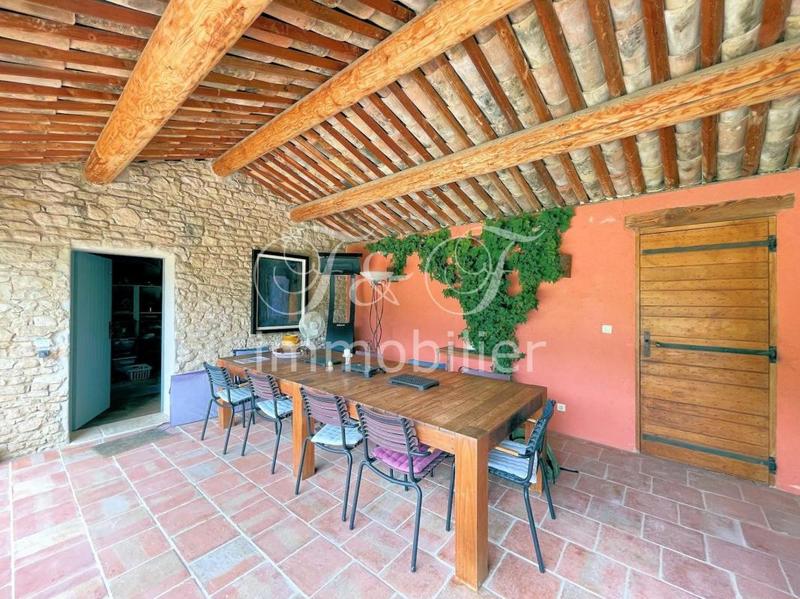 Propriété - 190 m² - 6 pièces