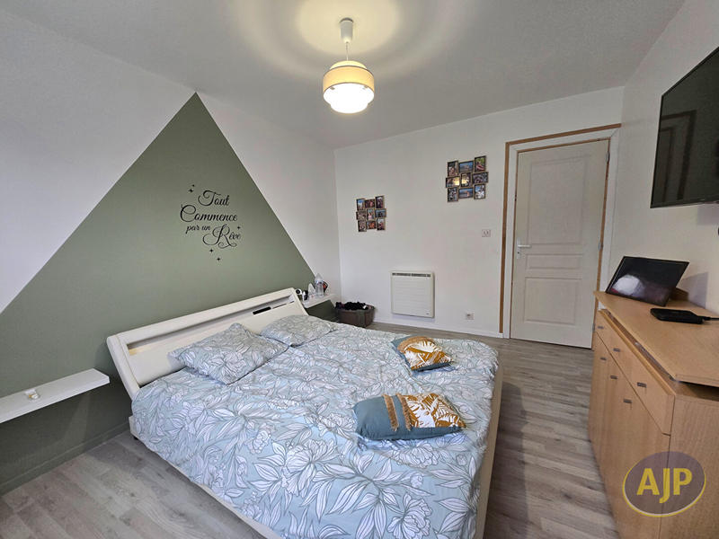 Maison - 95 m² - 5 pièces