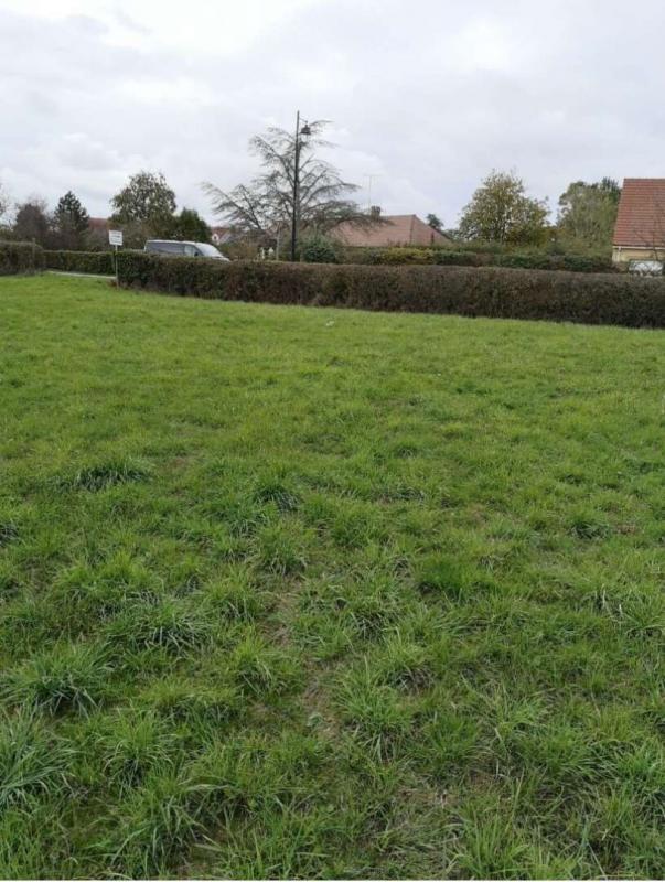 Terrain constructible - 1 800 m²