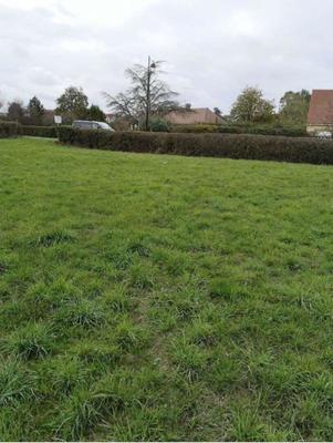 Terrain constructible - 1 800 m²