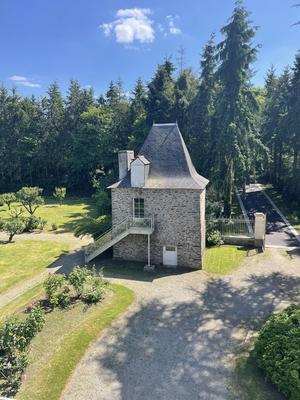 Château - 393 m² - 14 pièces