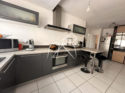 Maison - 94 m² - 5 pièces